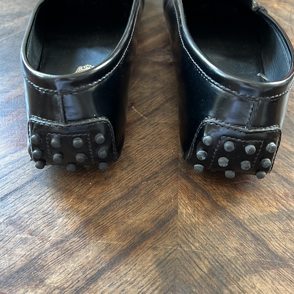 Tod's Black Leather Loafers with Gold Accents - Picture 6 of 9